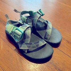 Kids chaco size 12